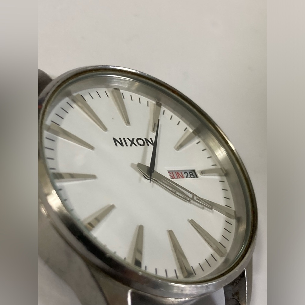 Nixon Sentry, watch body only, no strap, new battery, Day/Date does NOT work - Picture 6 of 7